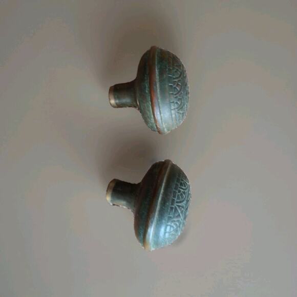 Two, Rare Patterns. Antique Brass Door Knobs - Picture 6 of 6
